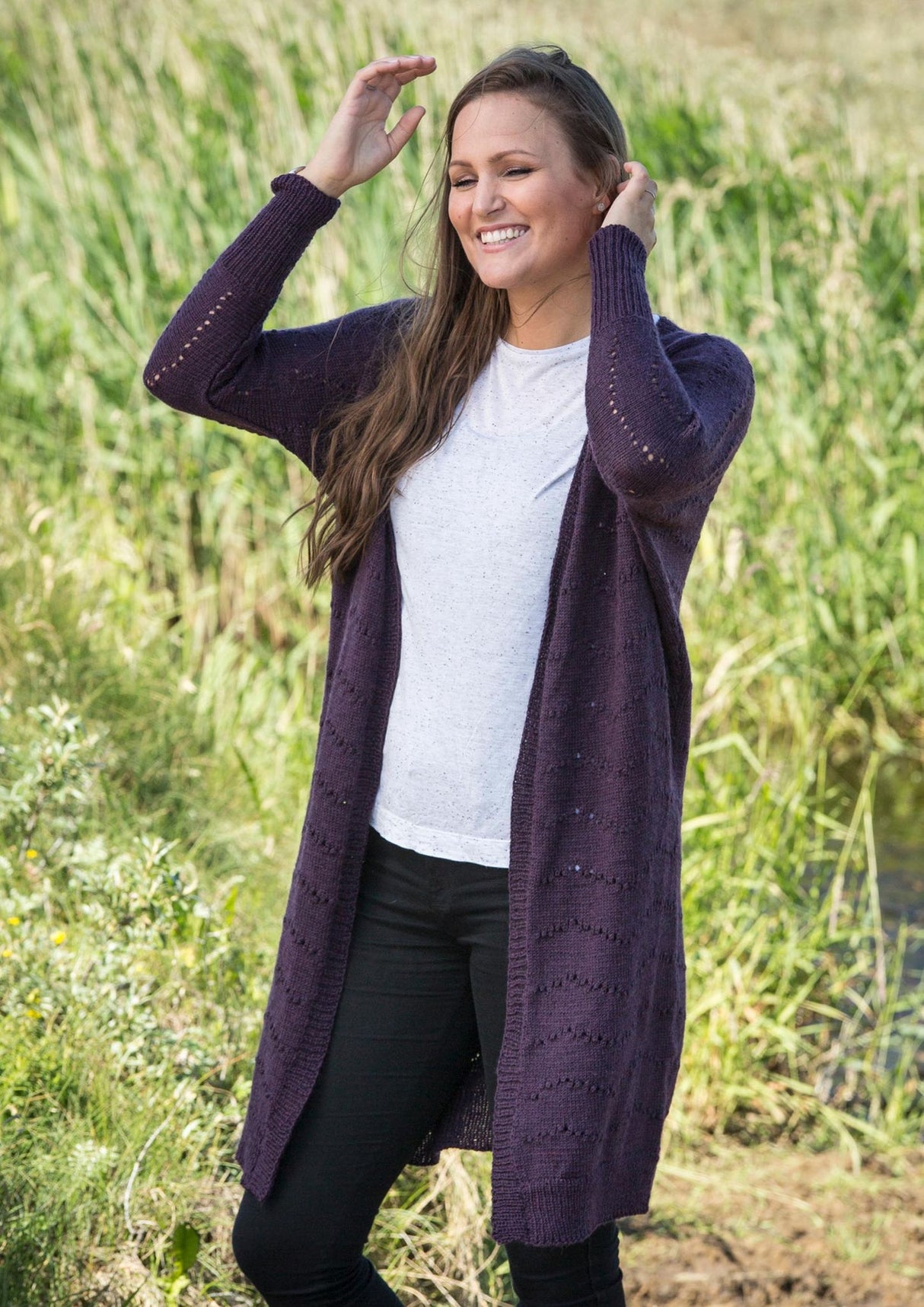 Cardigan med huller i bølger