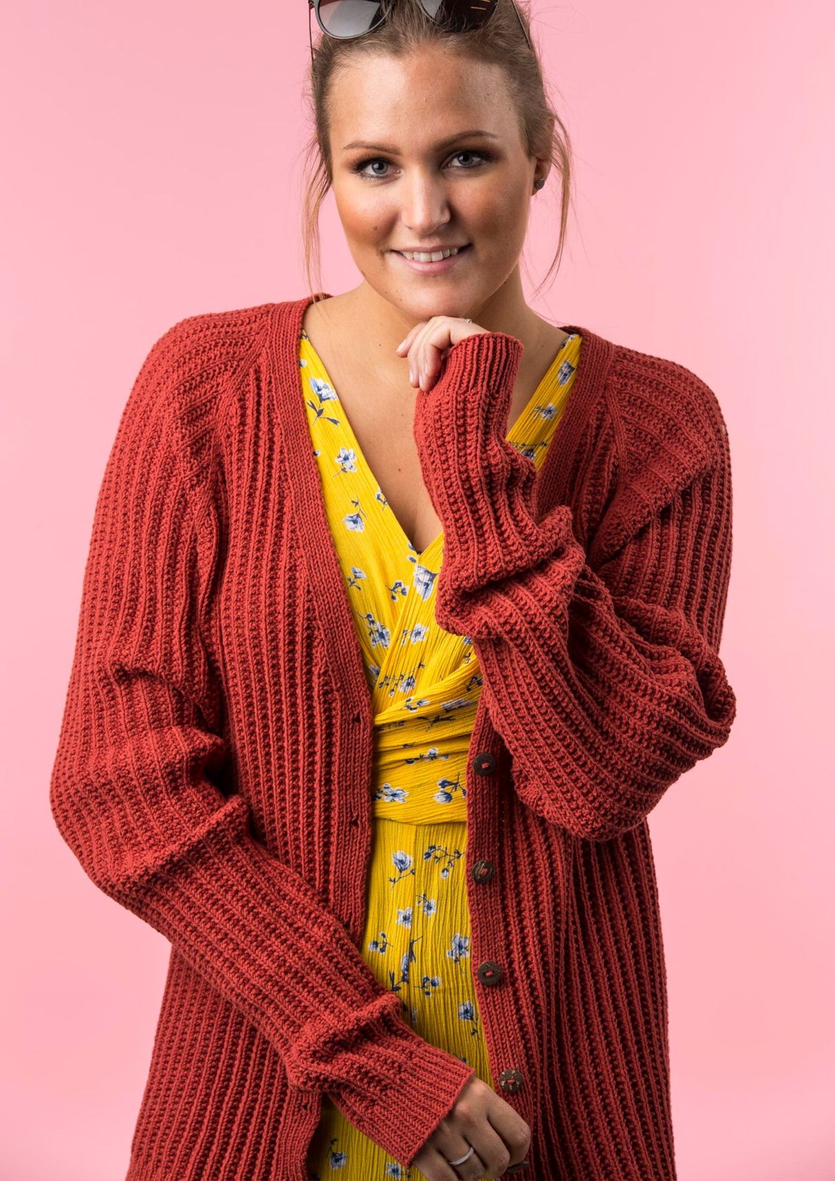 Cardigan med v-hals og knapper