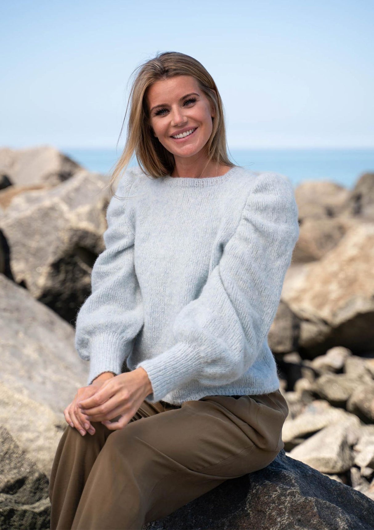 Sweater med rynkede ærmekupler