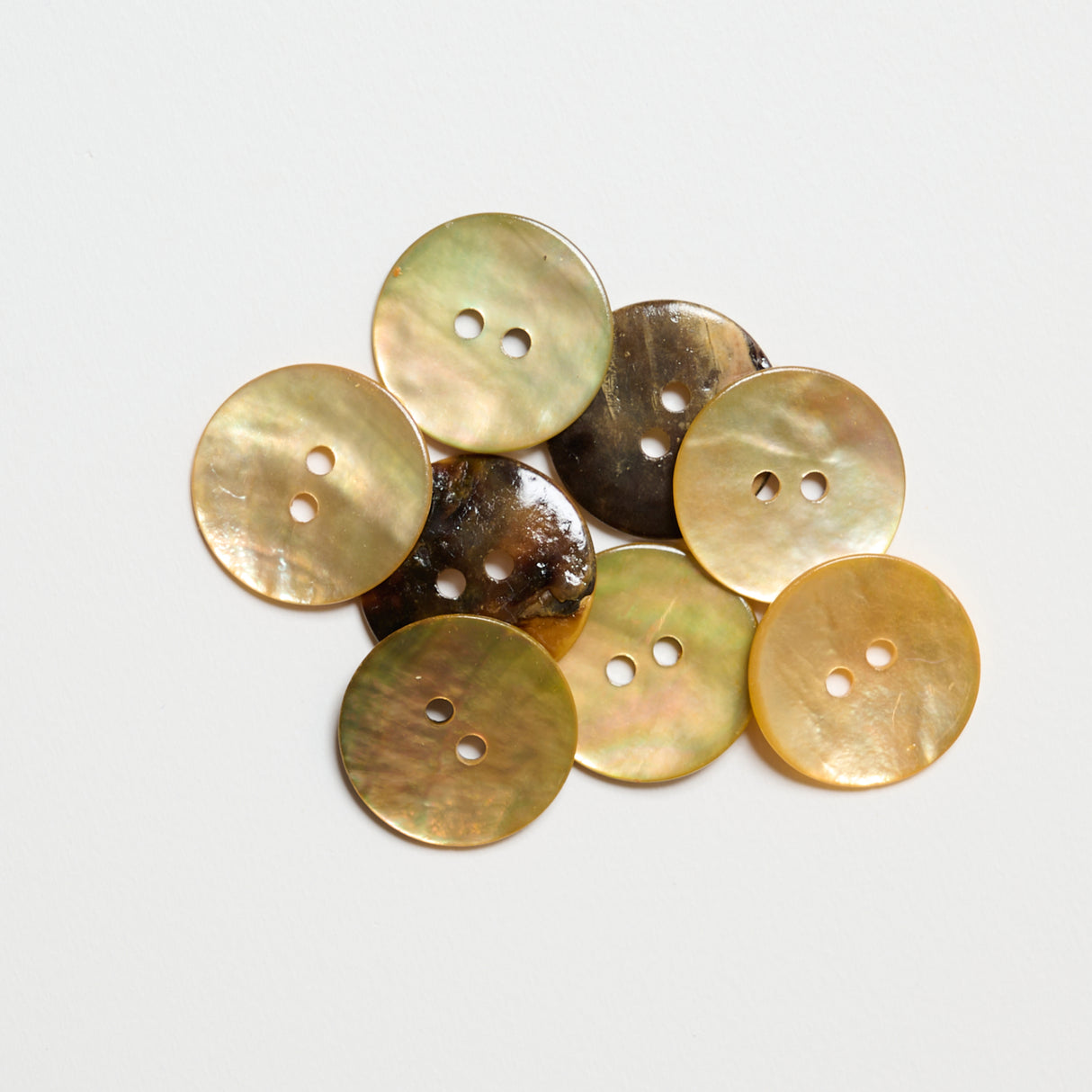 Mayflower Create Knapper - Pearl 15-20mm - 8 stk/pr pose