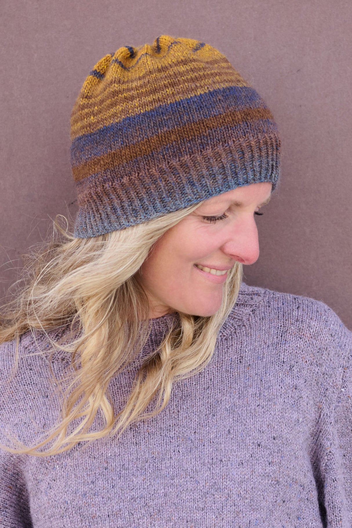 Hue med drejet rib Opskrift