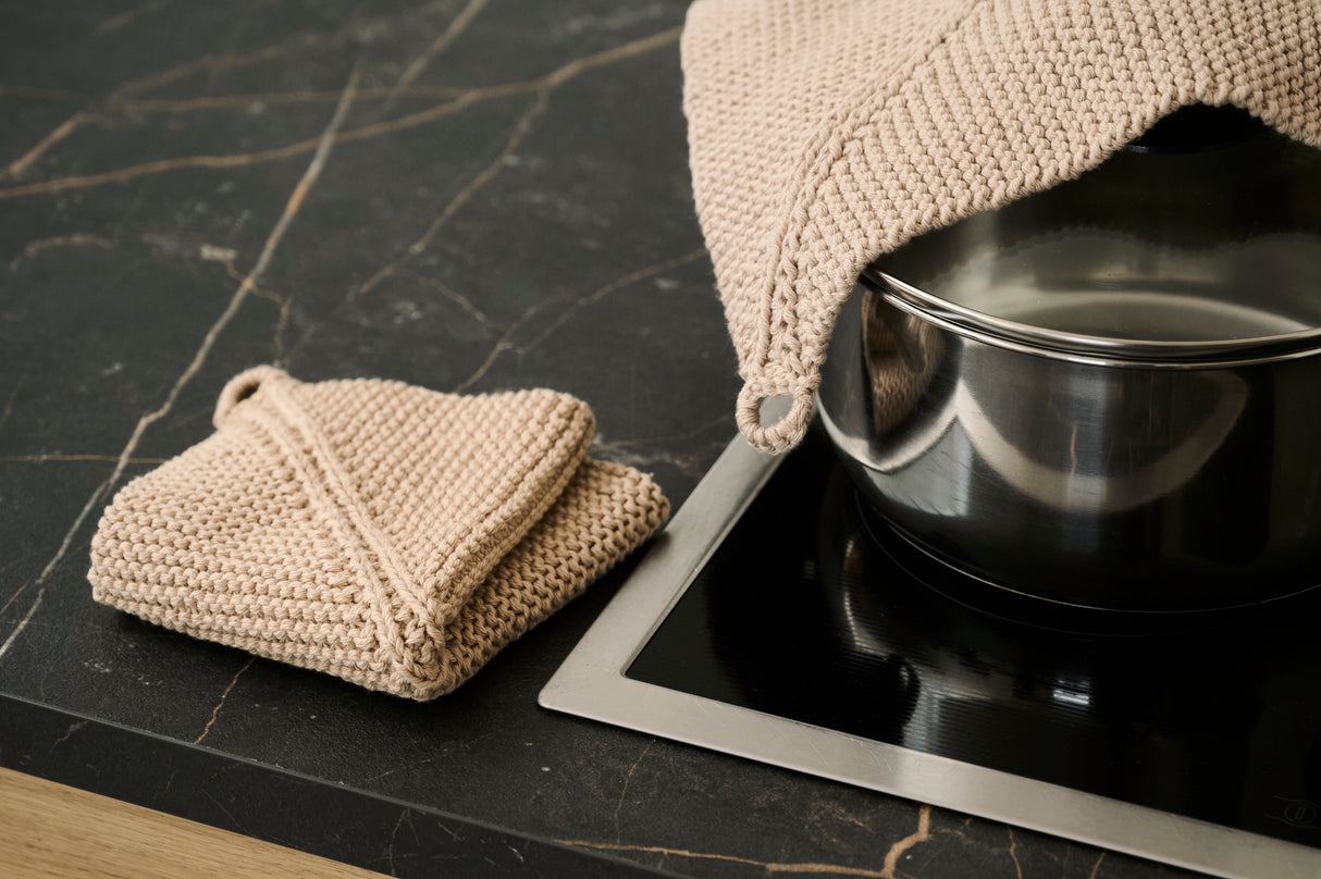 Dominostrikkede grydelapper