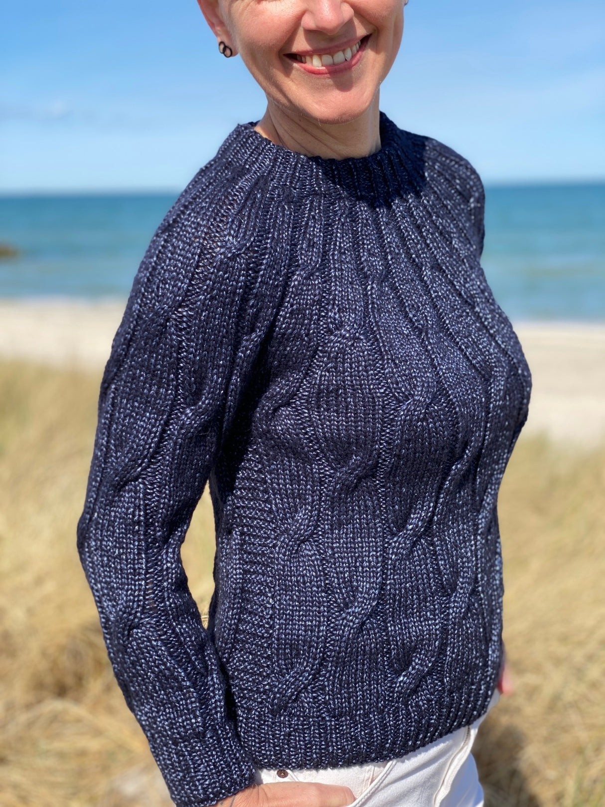 FR39b - Sweater med brede snoninger - Aspen Style Opskrift