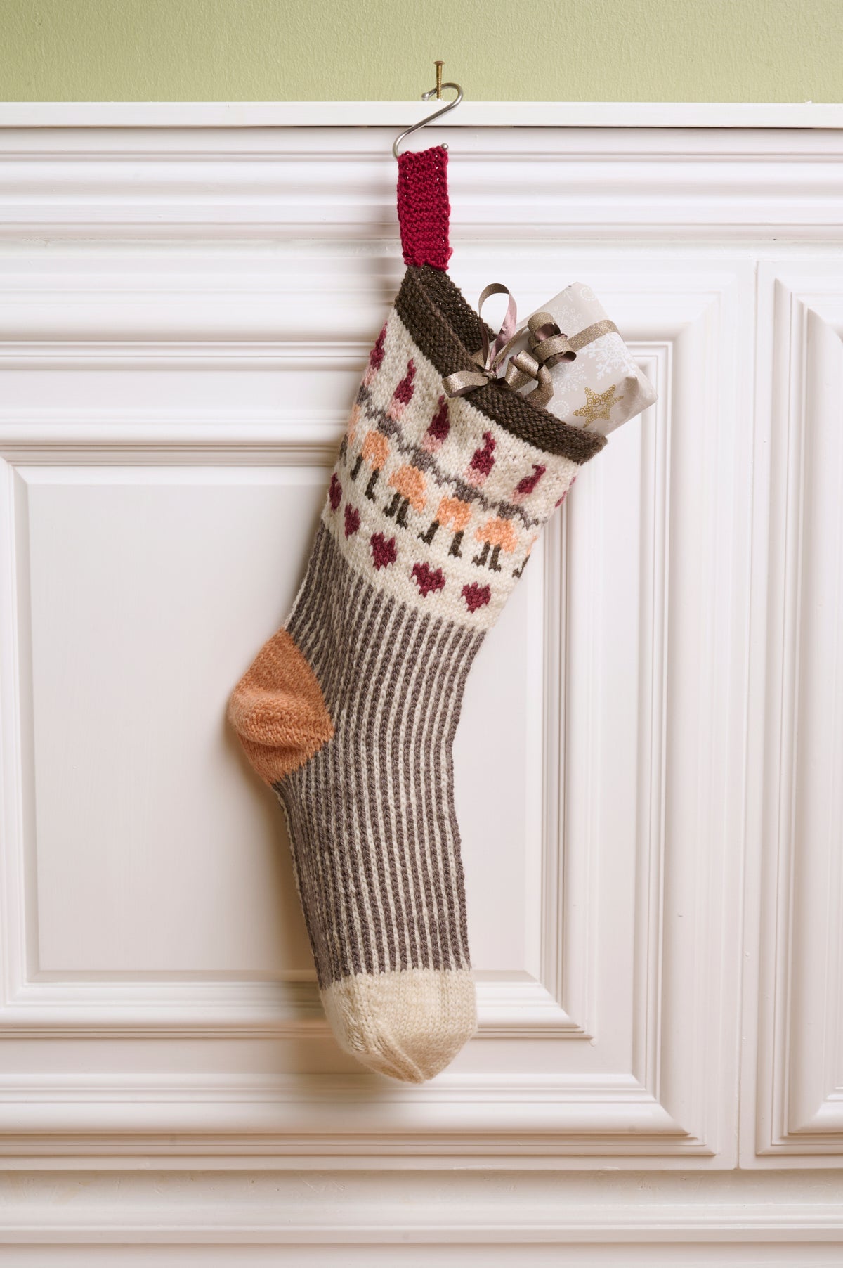 LF21 - Stor julesok med nisseranke i brun og koral