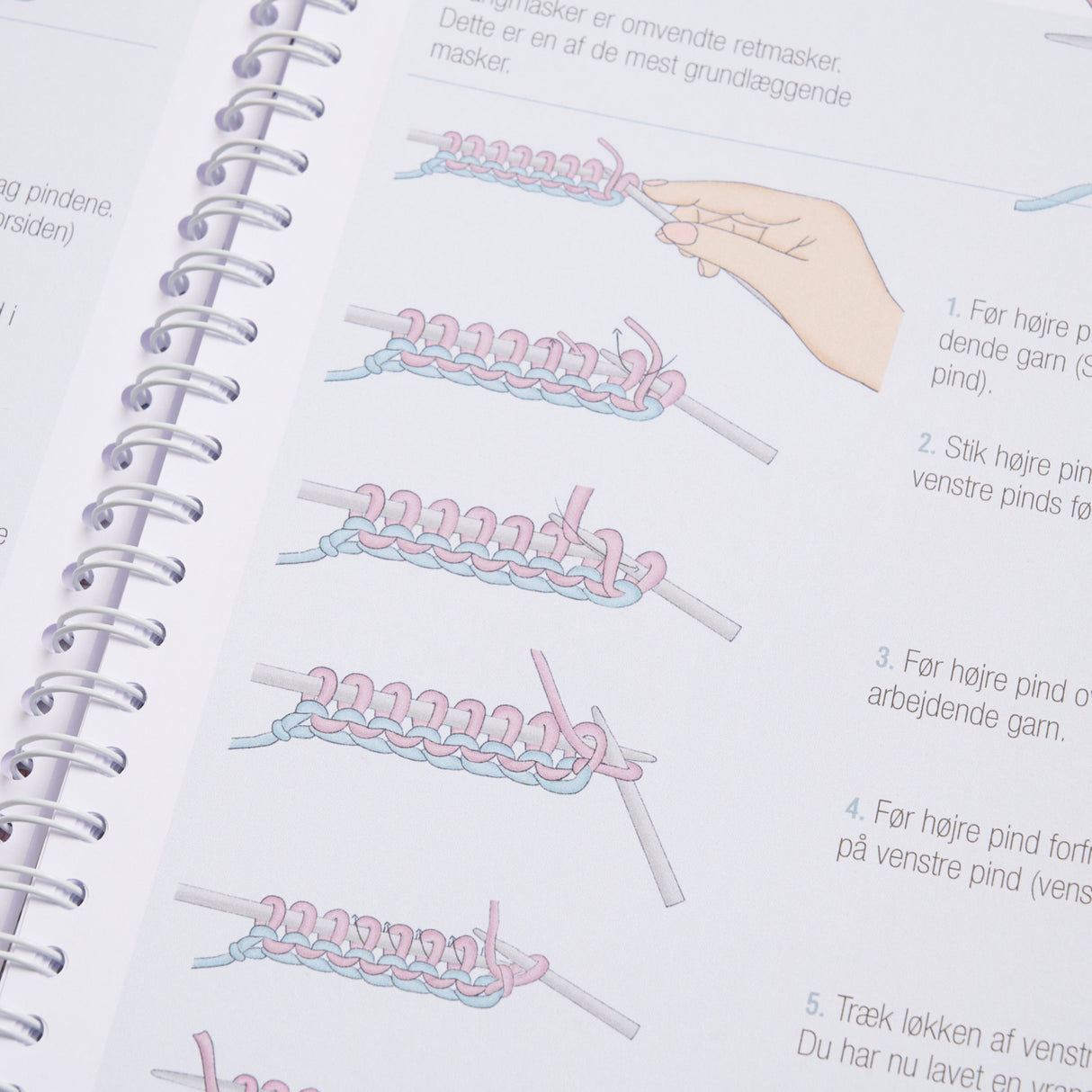 Min Strikkejournal af Josefine Bjørn Knudsen