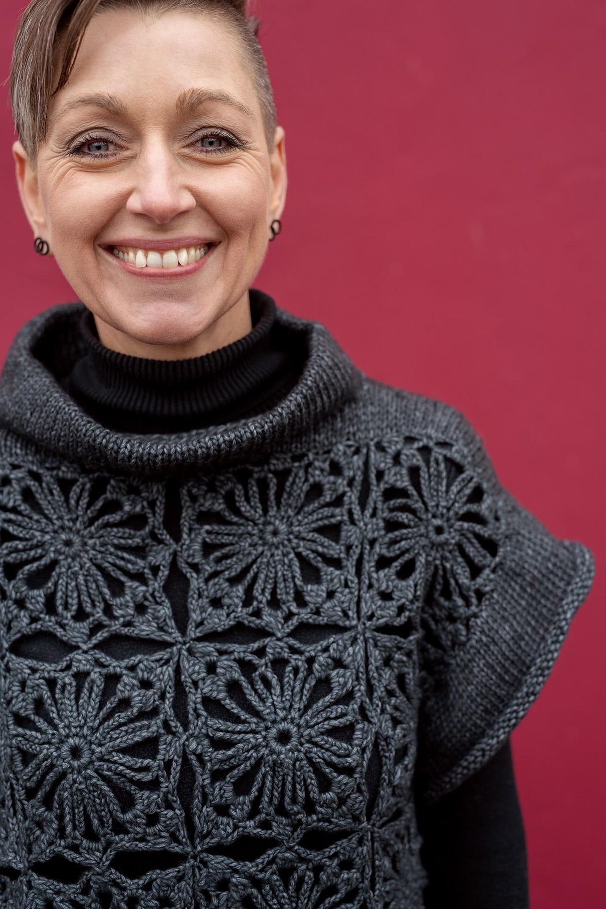 FR13 - Hæklet ponchobluse