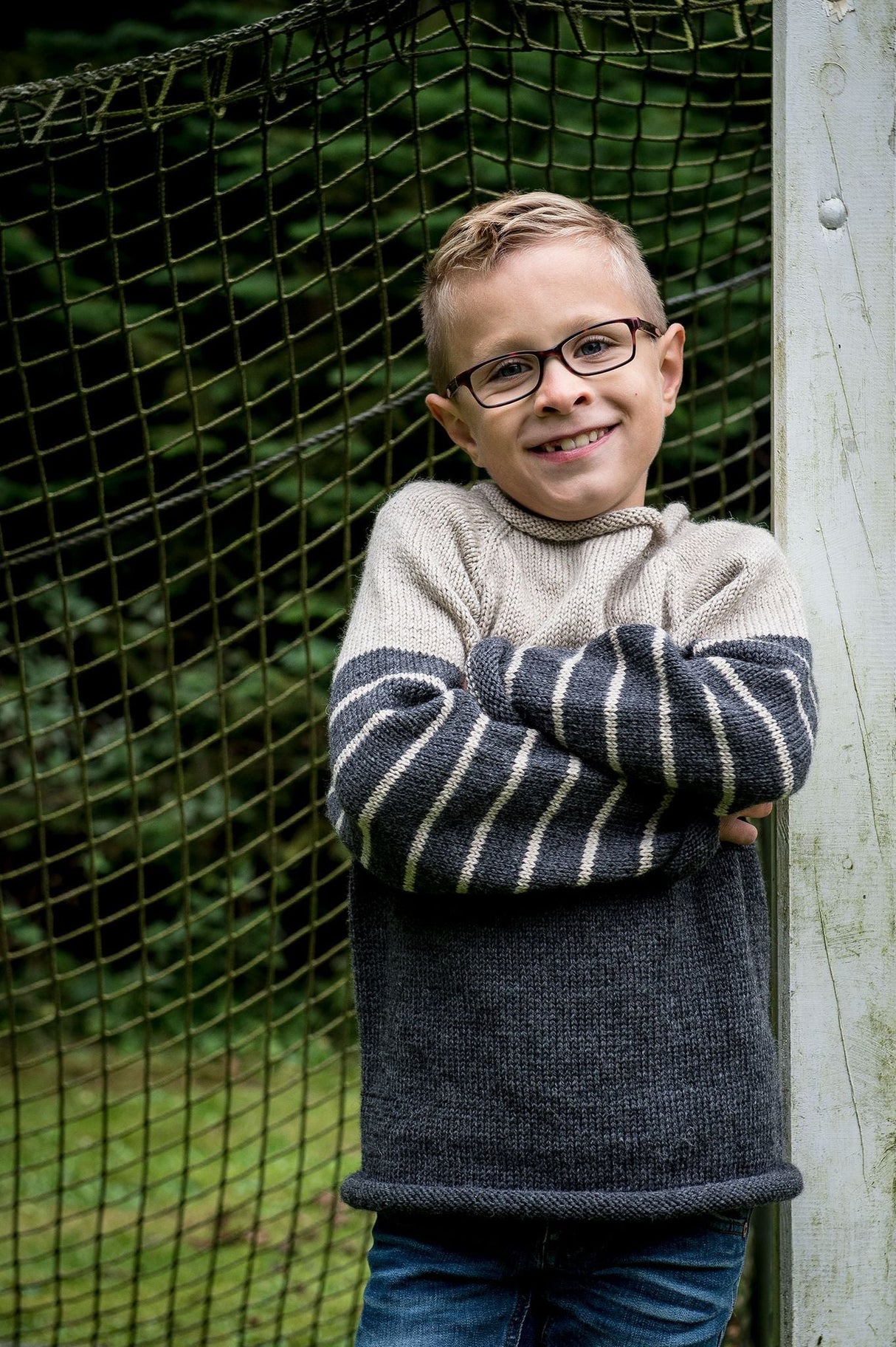 Sweater med raglan og striber