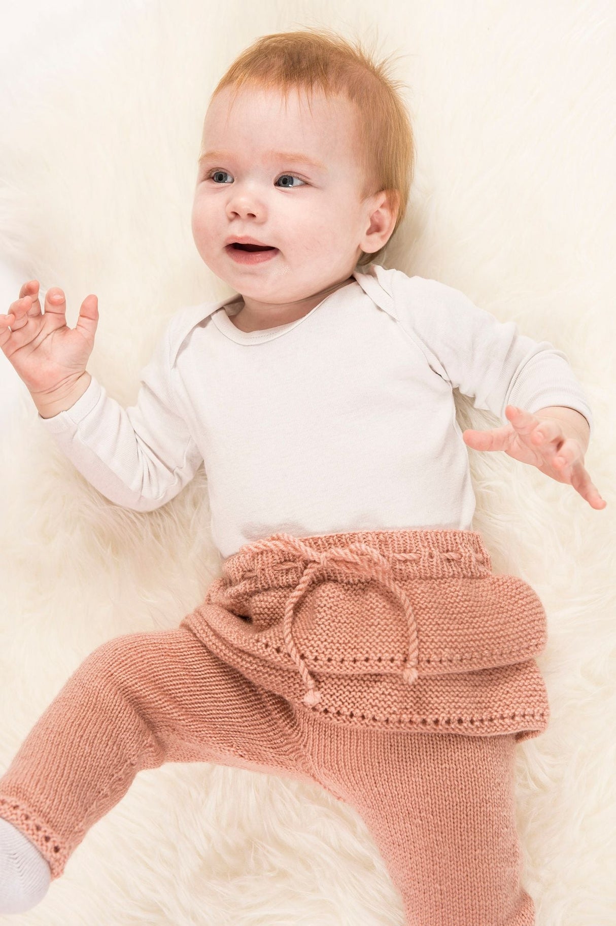 Strikket skørt med bukser