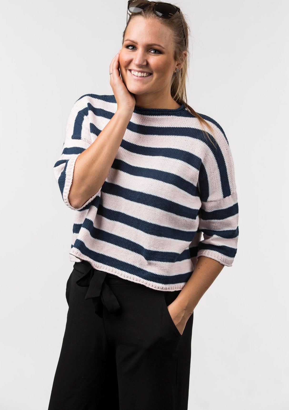 Vid bomuldsbluse med striber