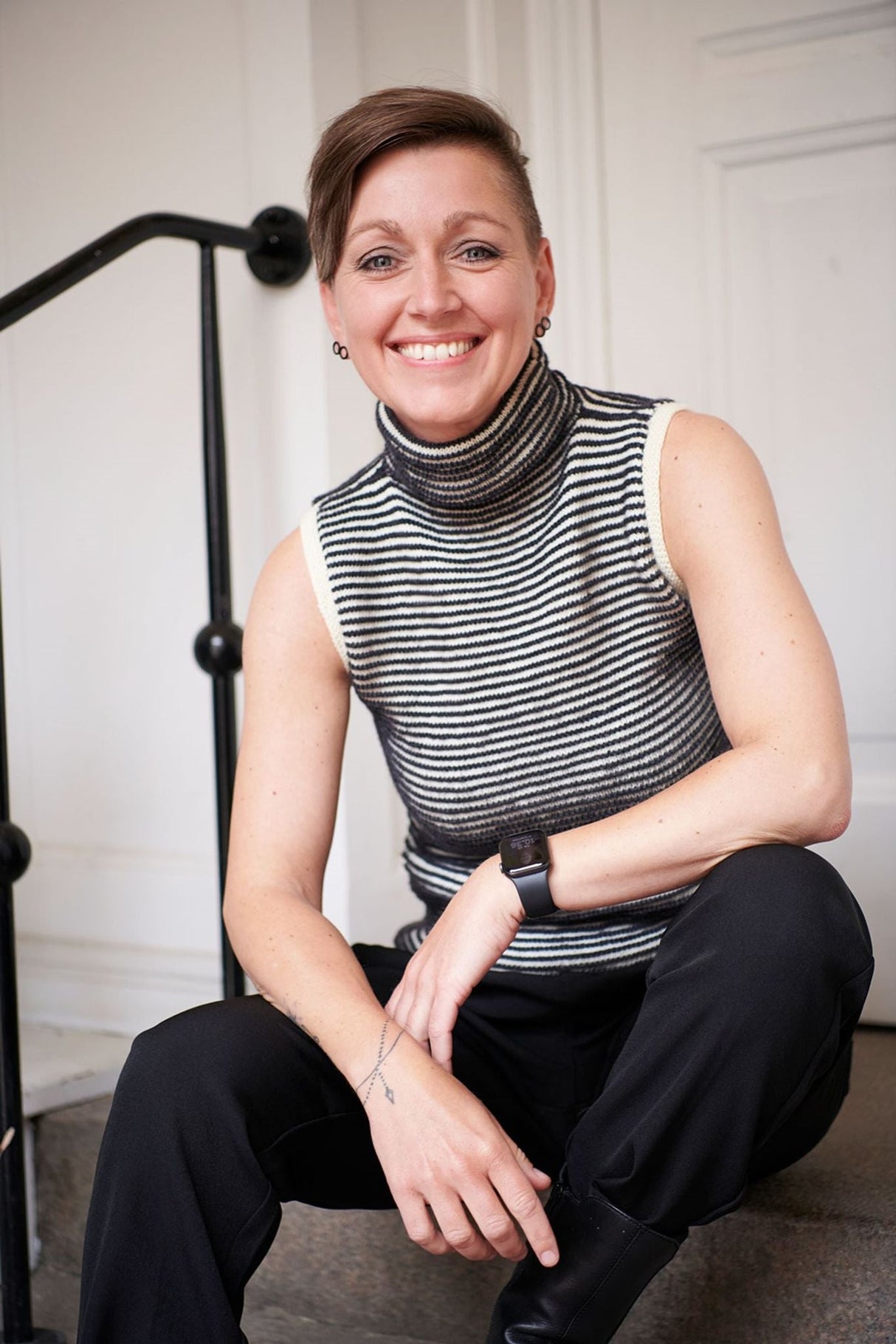 FR10 - Vest med rullekrave og retriller