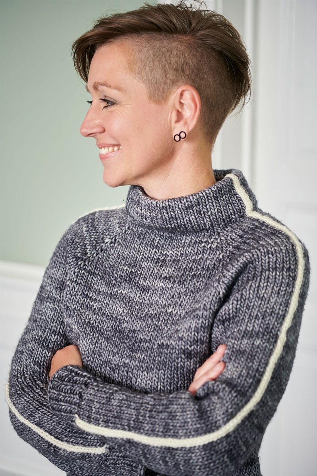 FR8 - Raglansweater med stribe