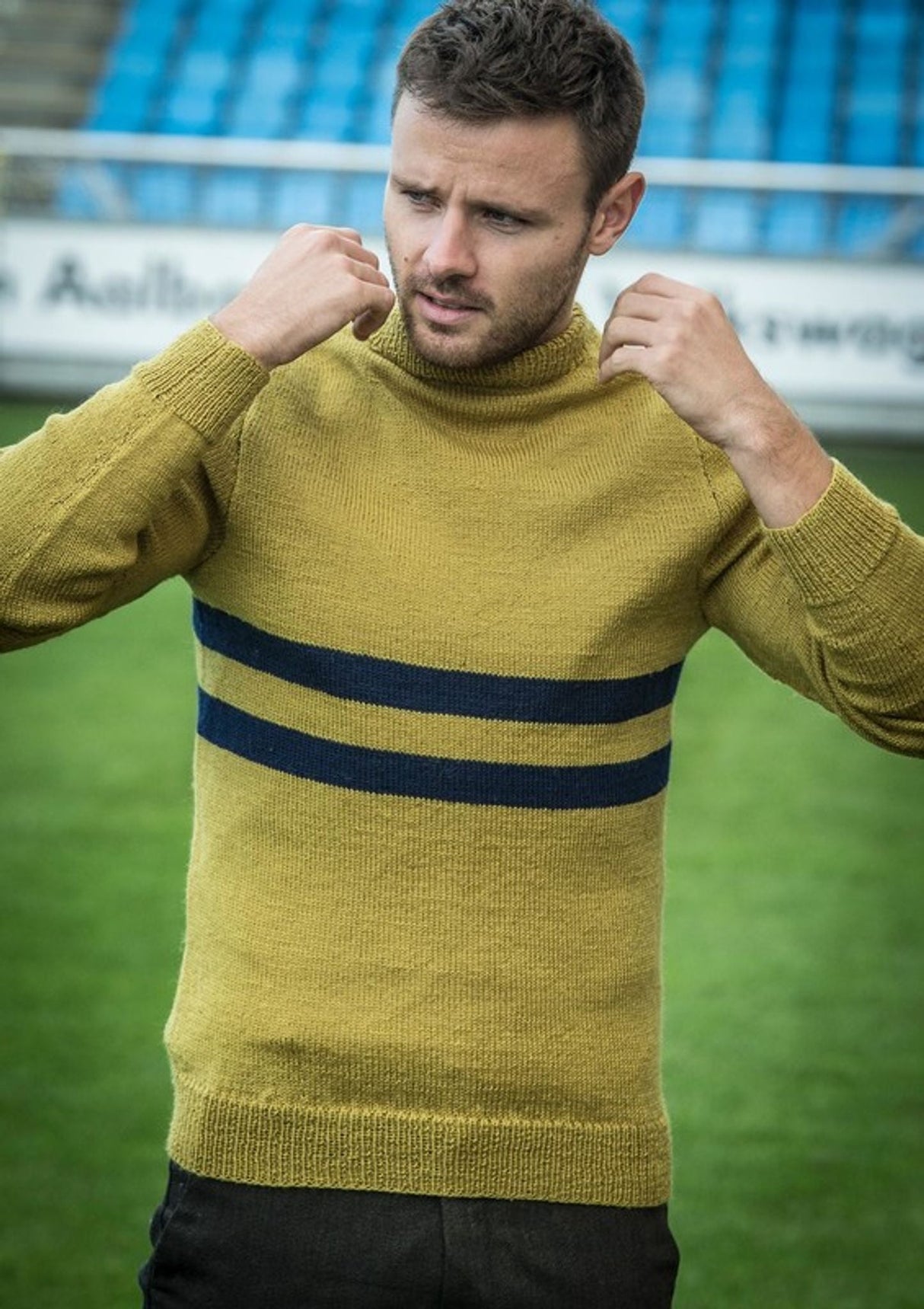 Herresweater med strib