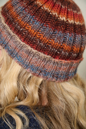 Ribstrikket hue i Maxima Opskrift