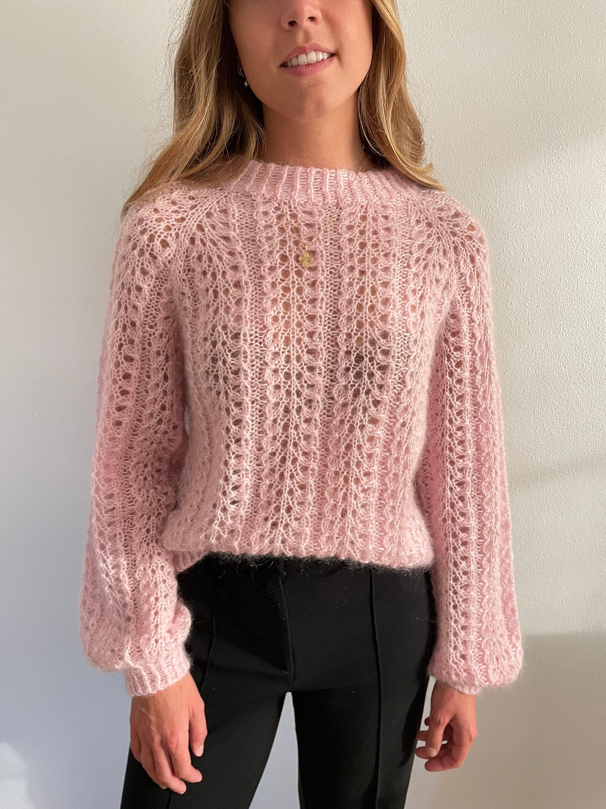 Acanthus Sweater Fluffy Opskrift