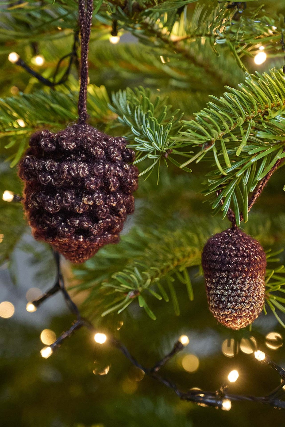 Hæklet kogle og agern med glitter