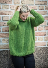 Ensfarvet oversize sweater i Super Kid Silk