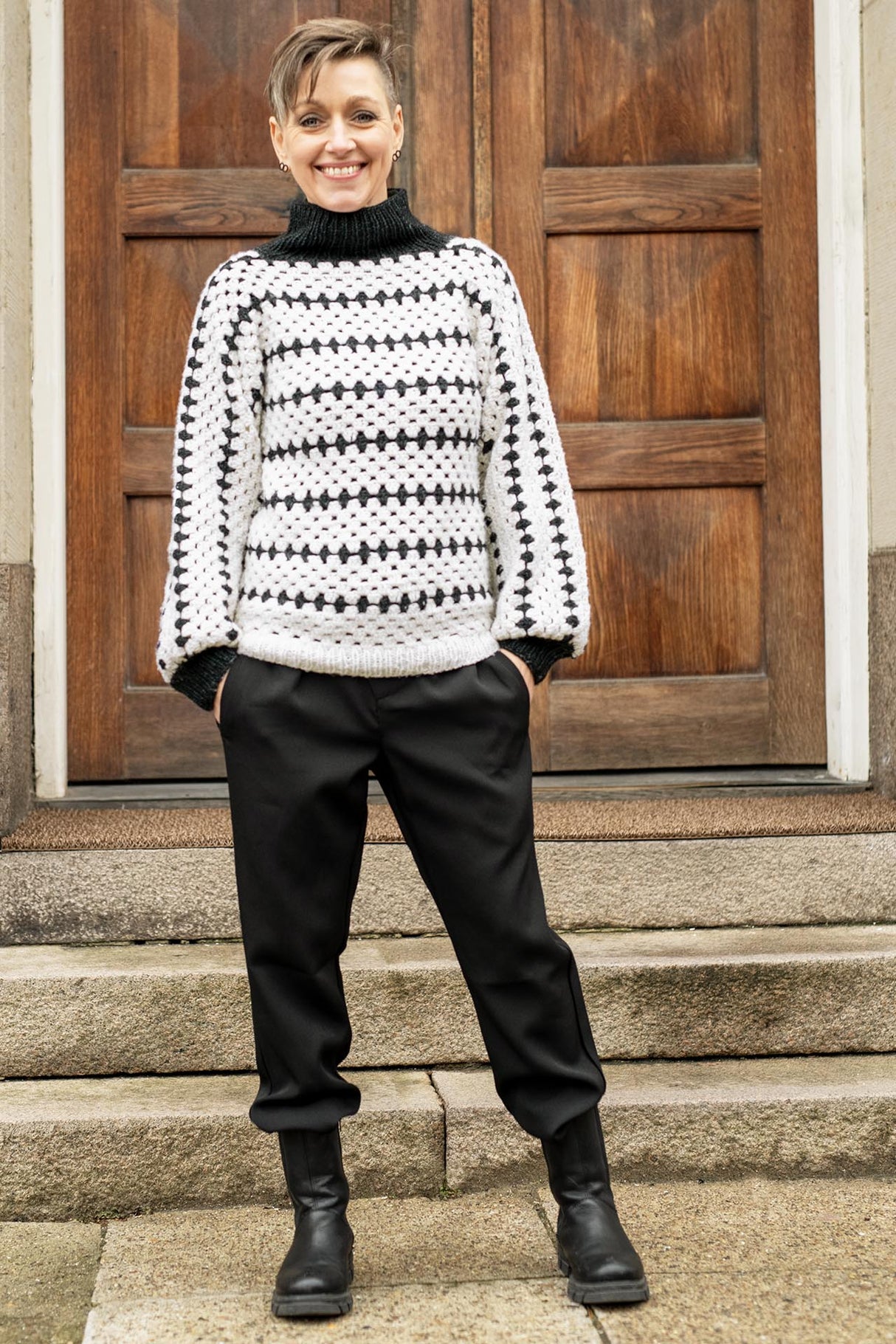 FR36 - Granny stripe sweater med rullekrave