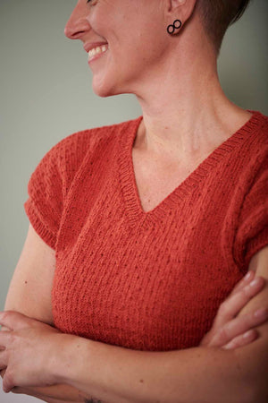 FR4 - T-shirt med V-hals Opskrift