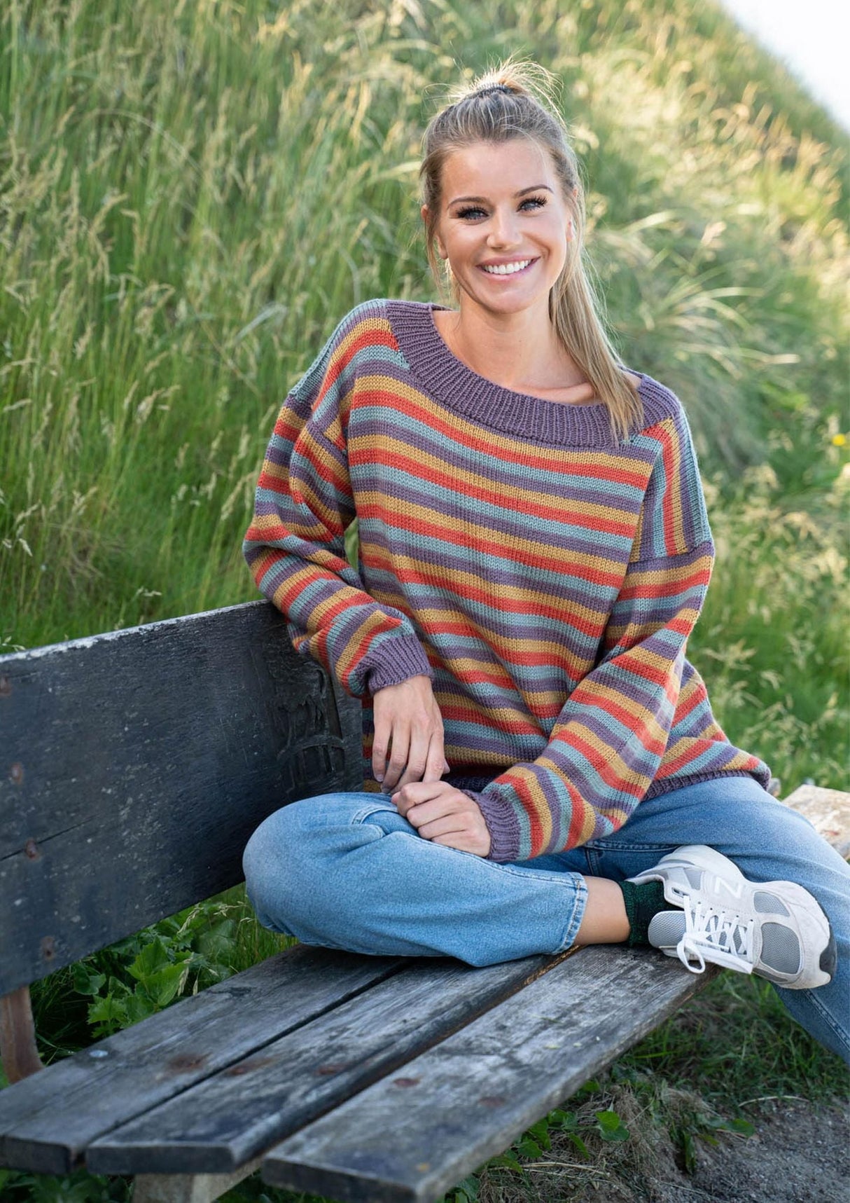 Firefarvet stribet sweater